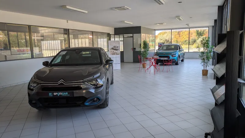 Véhicules neufs - Hall de vente Mollans Citroen