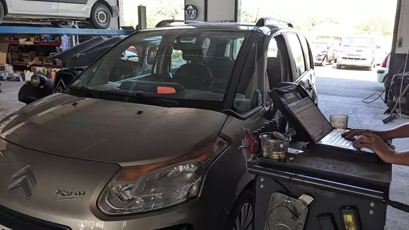 Entretien et réparation avec valise (ordinateur diagnostic)